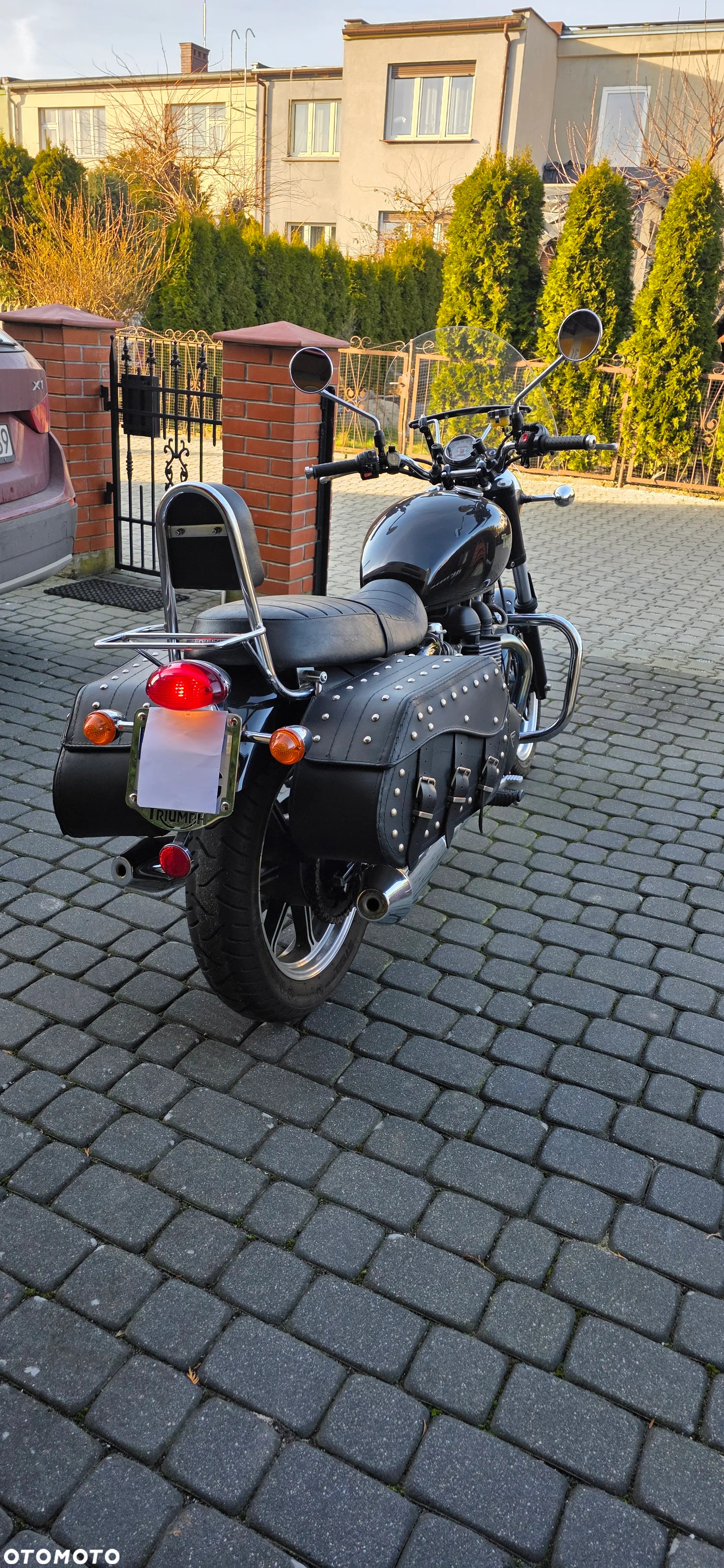 Triumph Bonneville - 8
