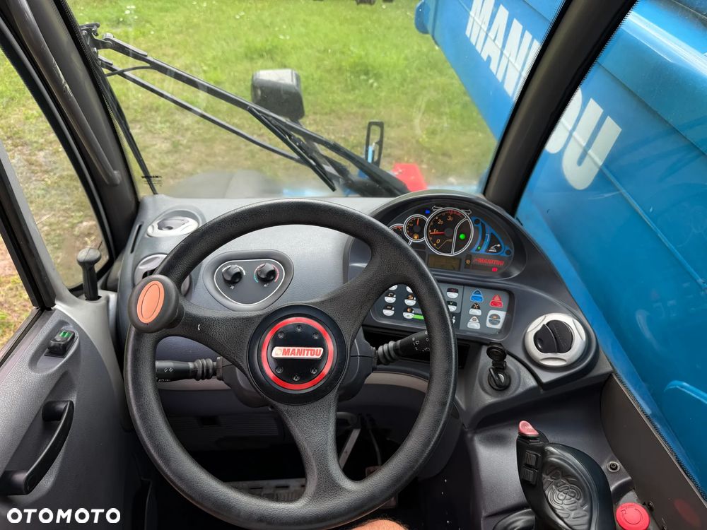 Manitou MT1440. Ładowarka Teleskopowa 14 metrów wysuw! UDŹWIG 4 TONY! Przebieg 2900 mtg. Maszyna jak Nowa z SALONU. 2017 rok. z Norwegii z Gospodarstwa rolnego! Silnik PERKINS Turbo 110 km. Aktualne Serwisy w Dekra. Nowy Model sterowane wszystko z 1 dżojstika. Ani deka luzów czy wycieku. OKAZJA! Jazda REWERS + 4 biegi. Skręt 3 tryby. Wyjście Hydrauliczne na maszcie, Poziomowanie ośi stabilizatory! Wyjścia Hydrauliczne na maszt! Okazja Ani deka luzów i wycieków. Wersja Norweska. Wielka Okazja - 26