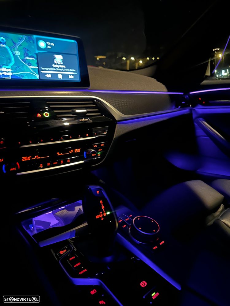 BMW 530 e Pack Desportivo M - 17