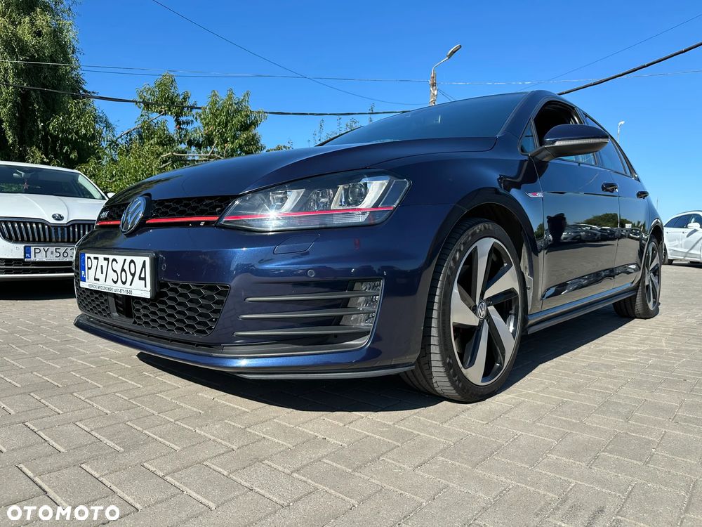 Volkswagen Golf - 31