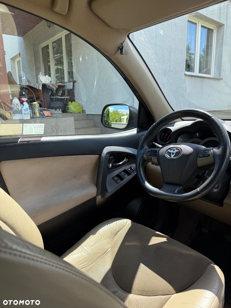 Toyota RAV4 2.2 D-4D 2010 - 13