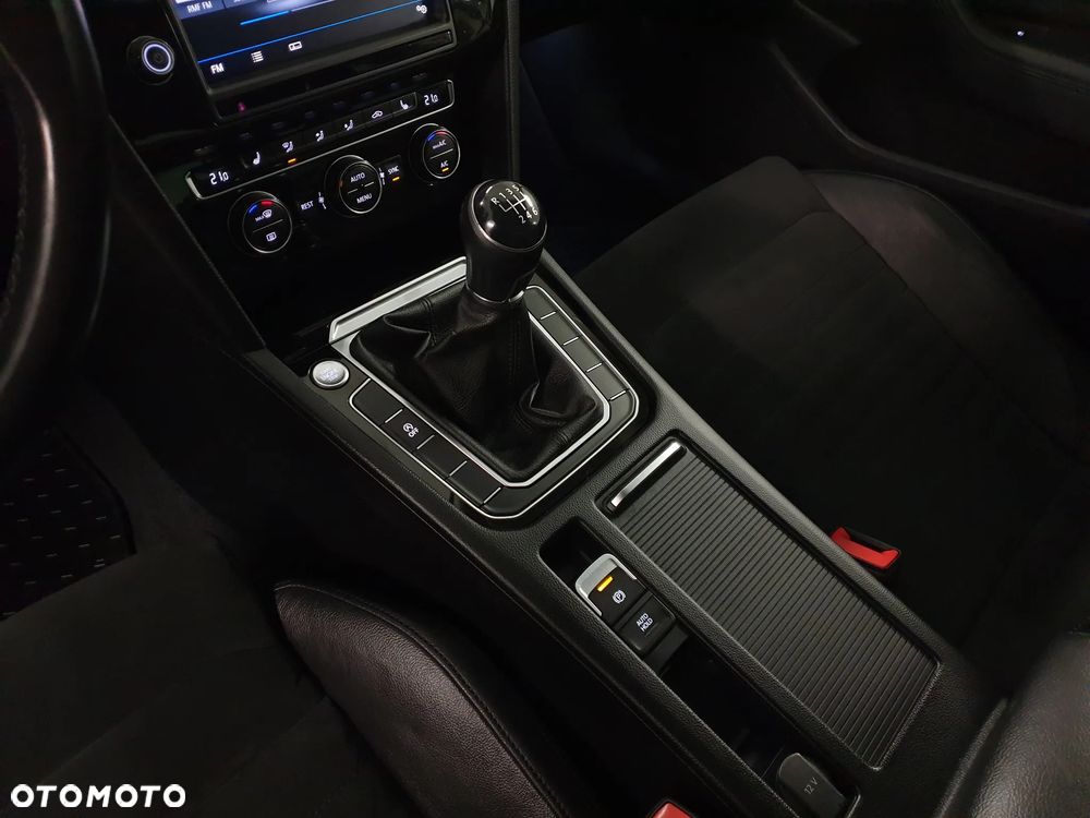 Volkswagen Passat 2.0 TDI BMT Highline - 30