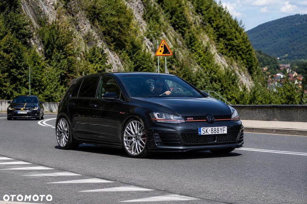 Volkswagen Golf - 5