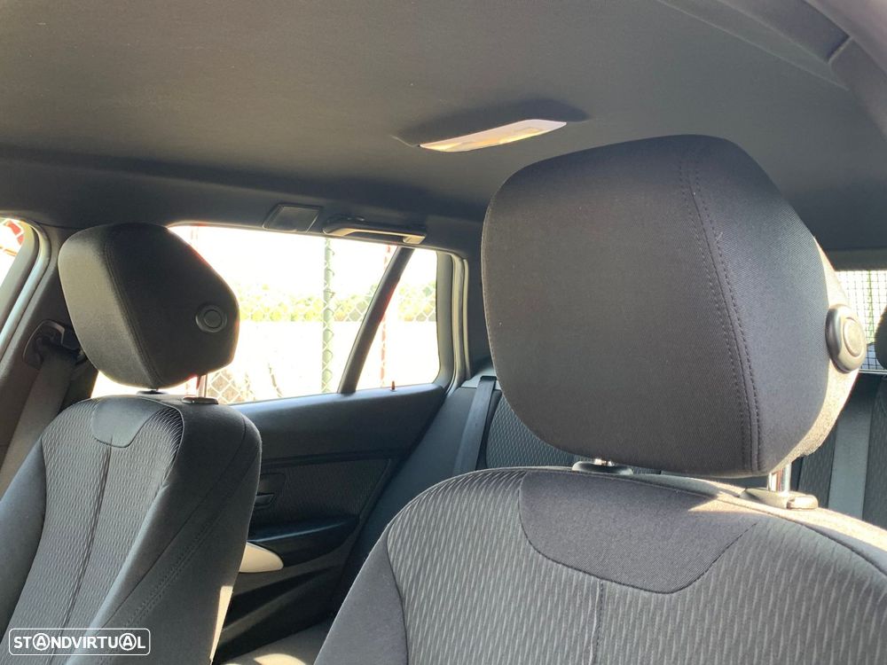 BMW 320 d Touring Pack M - 18