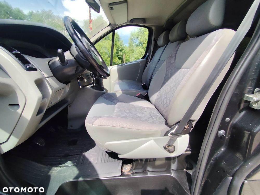 Opel Vivaro L2H1 2.9t - 21