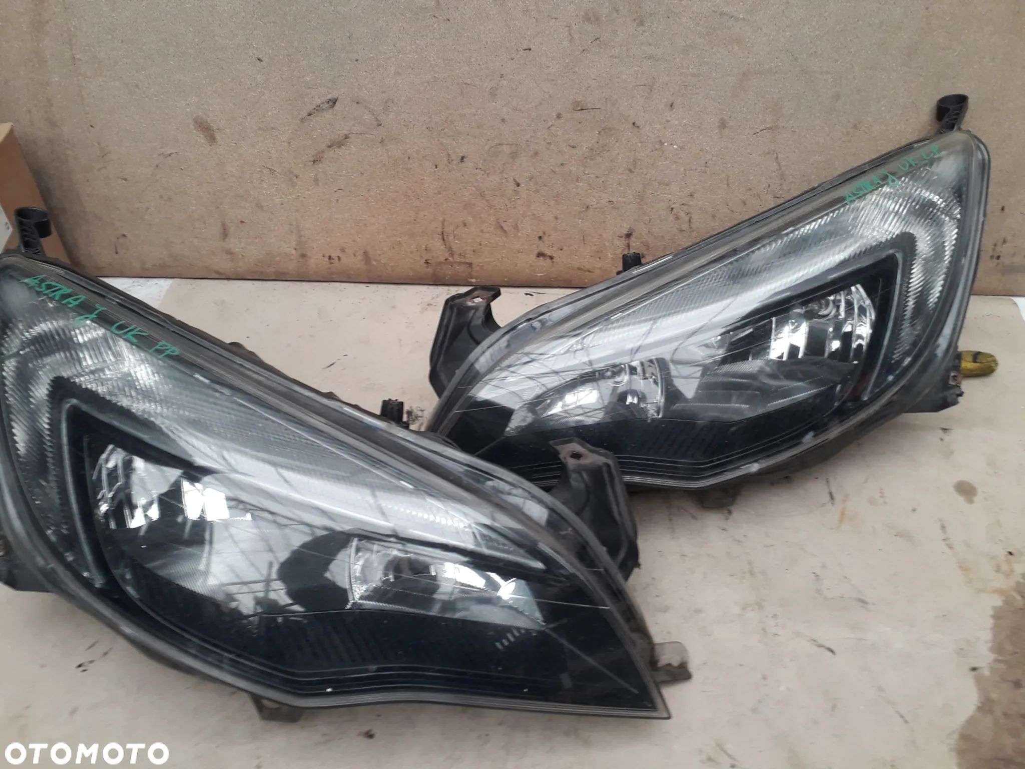 Lampy Przód Lewa Prawa Opel Astra J UK - 1