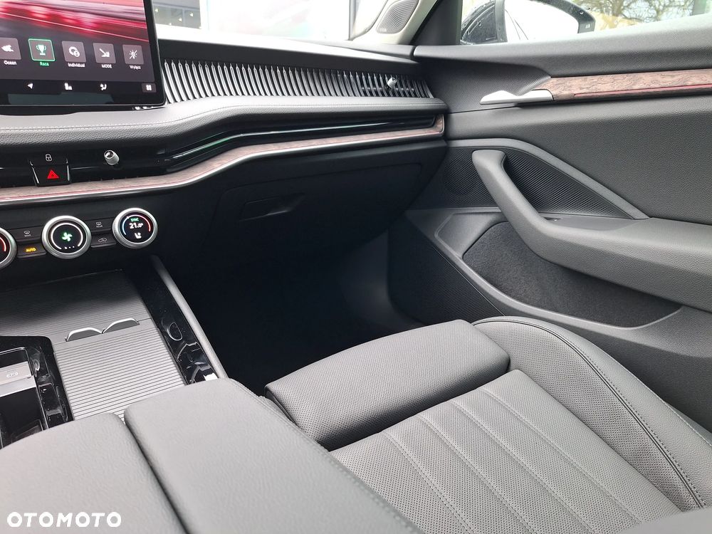 Skoda Superb 2.0 TSI 4x4 L&K DSG - 25