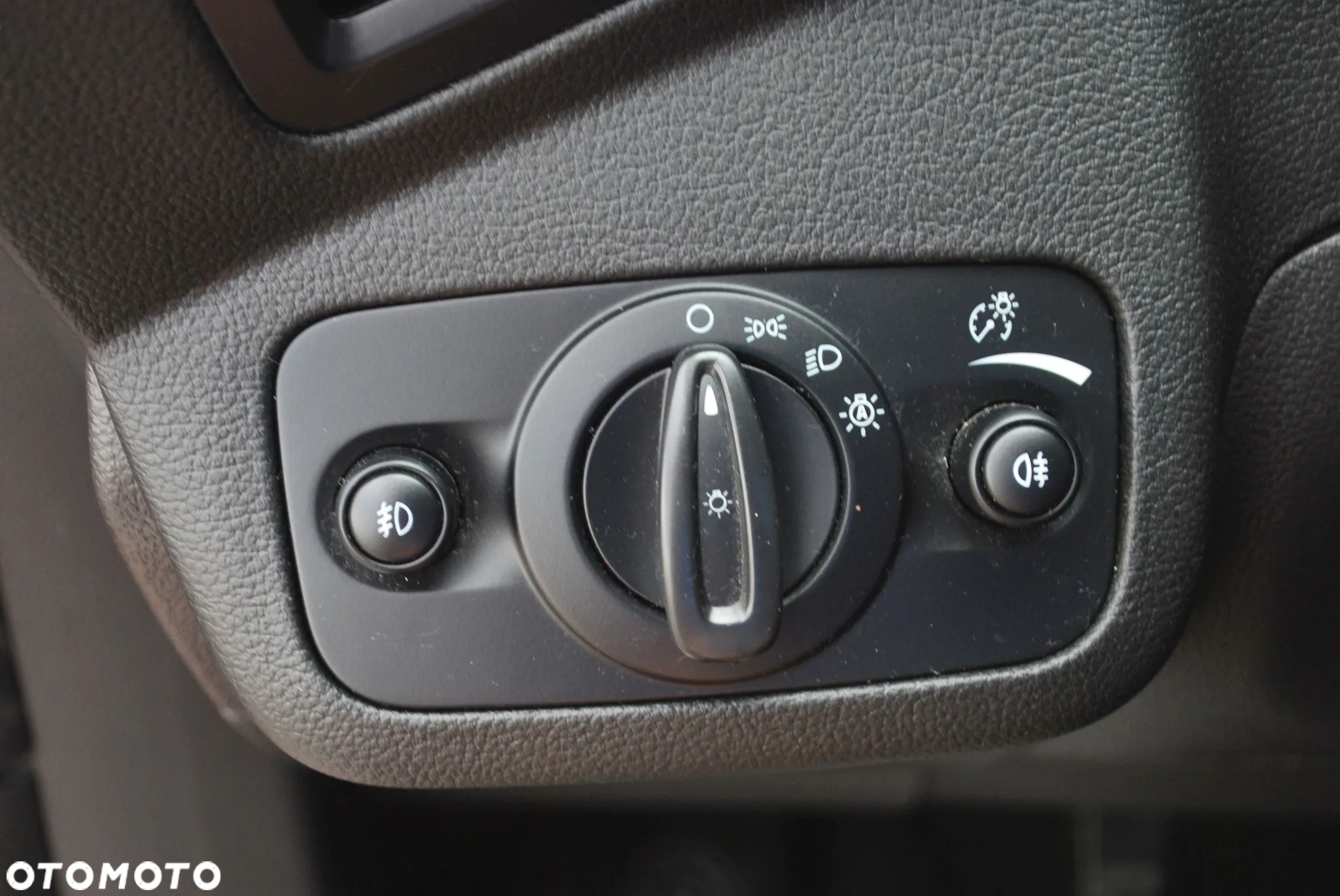 Ford Kuga - 12