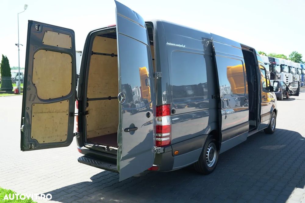 Mercedes-Benz SPRINTER 314 CDI / NEGRU / AUTOMATĂ / 3 LOCURI / 2017 - 23