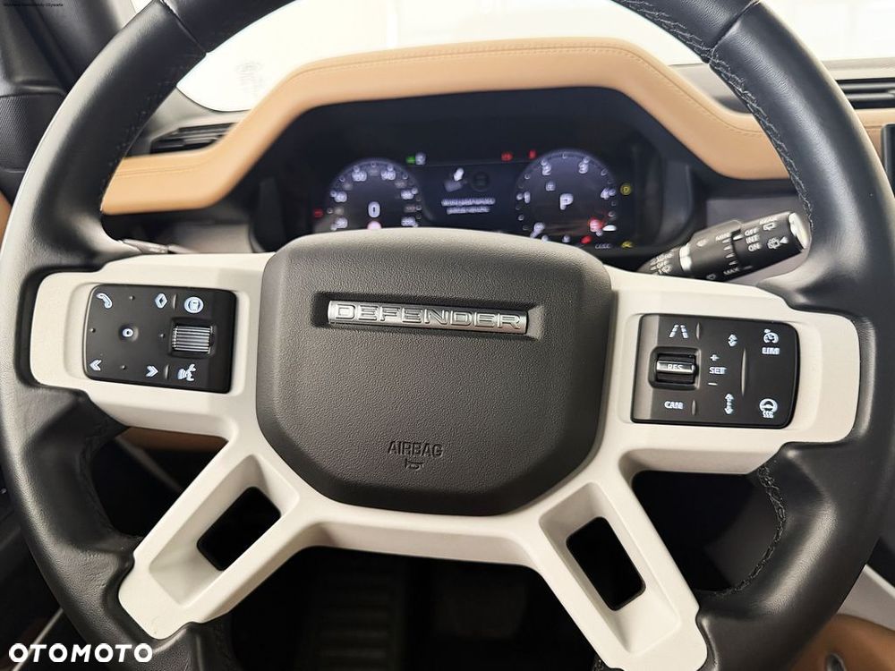 Land Rover Defender - 28
