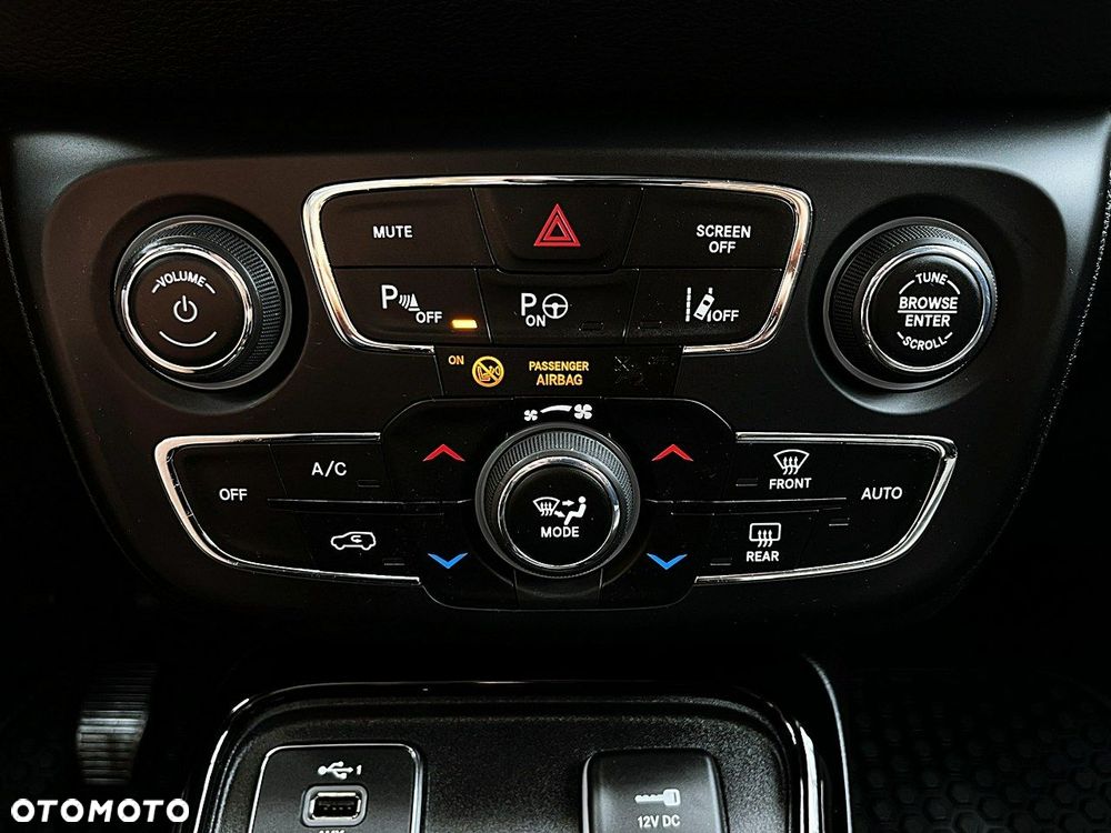 Jeep Compass 1.4 TMair Limited FWD S&S - 27