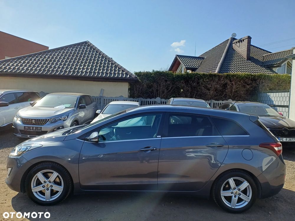 Hyundai i30 blue Kombi 1.6 GDi Passion - 4