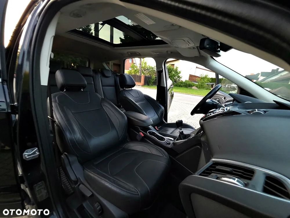 Ford Kuga 2.0 TDCi 4x4 Titanium - 39