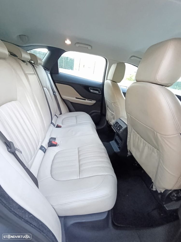 Jaguar F-Pace 2.0 i4D Prestige - 31