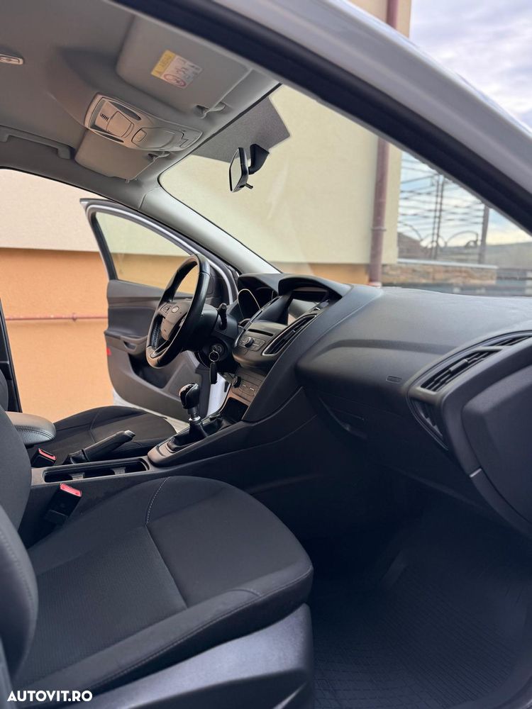 Ford Focus 1.5 TDCi ECOnetic 88g Start-Stopp-System Business - 11