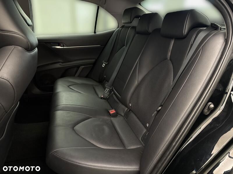 Toyota Camry 2.5 Hybrid Executive CVT - 19