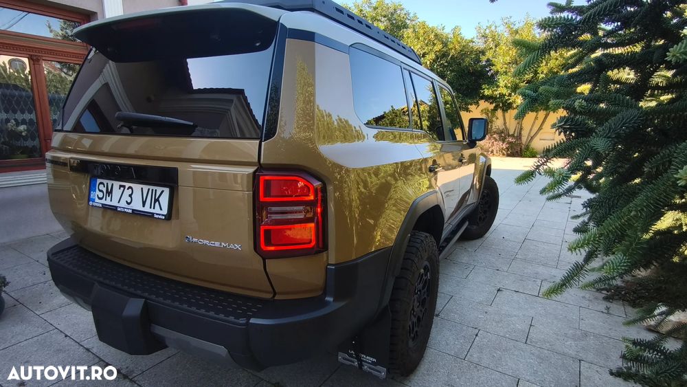 Toyota Land Cruiser 300 - 5
