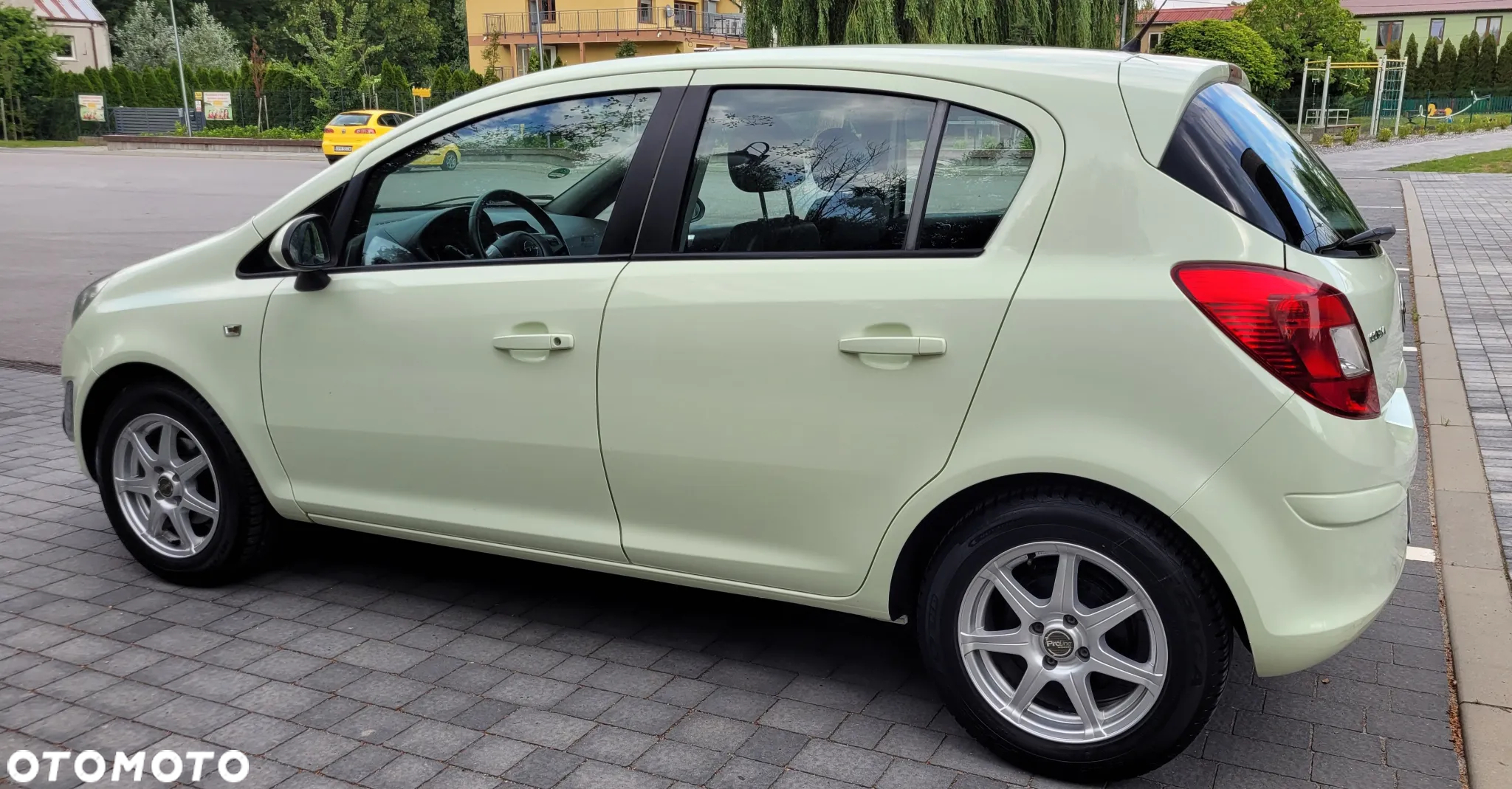 Opel Corsa 1.2 16V Edition 150 - 3