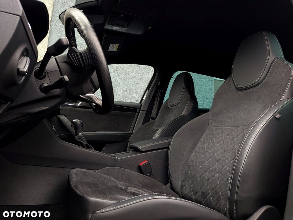 Skoda Superb 2.0 TDI SCR Sportline DSG - 9