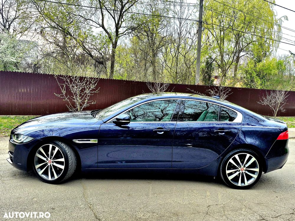 Jaguar XE 20d Aut. Portfolio - 16