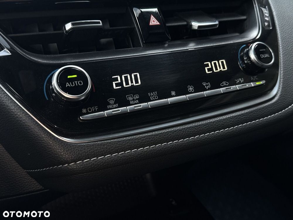 Toyota Corolla 2.0 Hybrid Comfort - 26