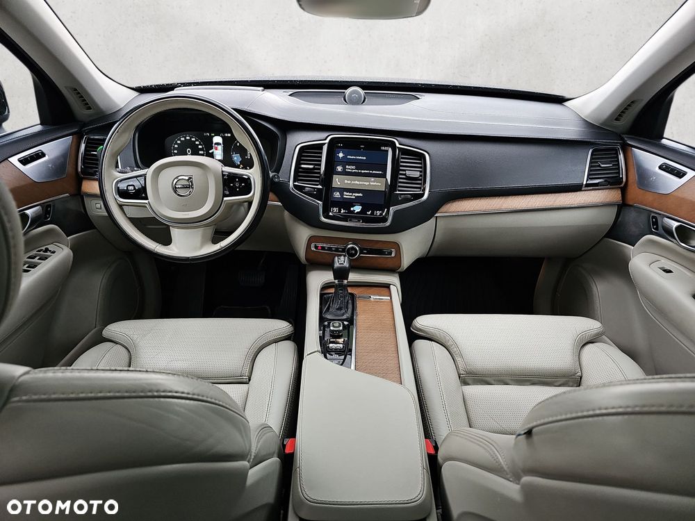 Volvo XC 90 - 26