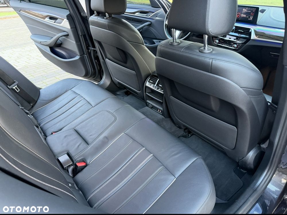 BMW Seria 5 530i Sport Line sport - 13
