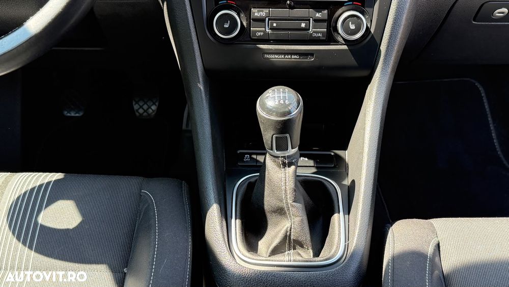 Volkswagen Golf - 15