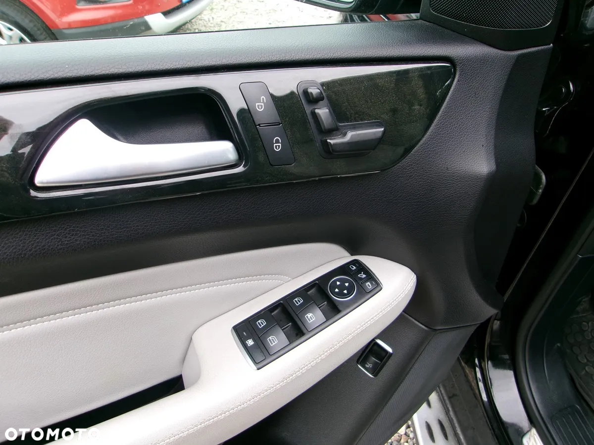 Mercedes-Benz ML 350 BlueTec 4-Matic - 18
