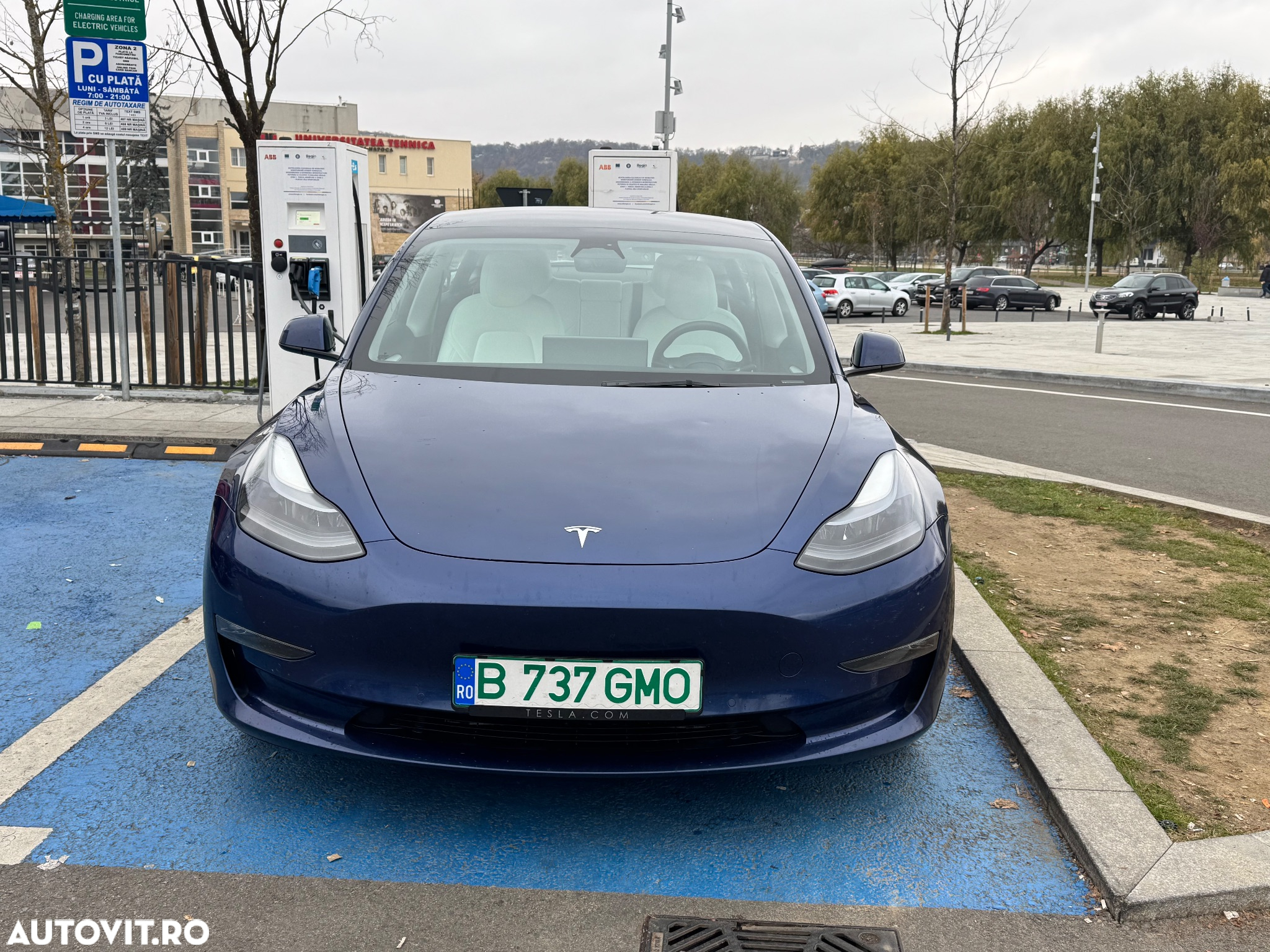 Tesla Model 3 Long Range - 3