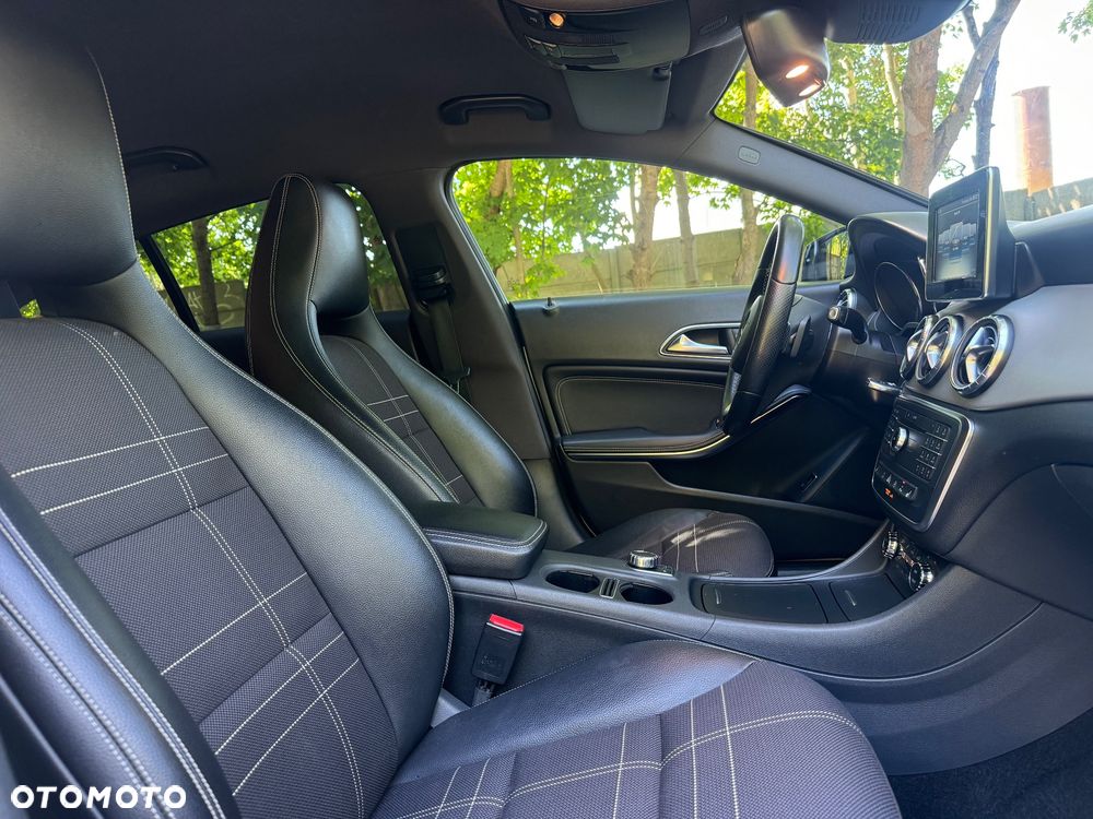 Mercedes-Benz CLA 200 7G-DCT - 16