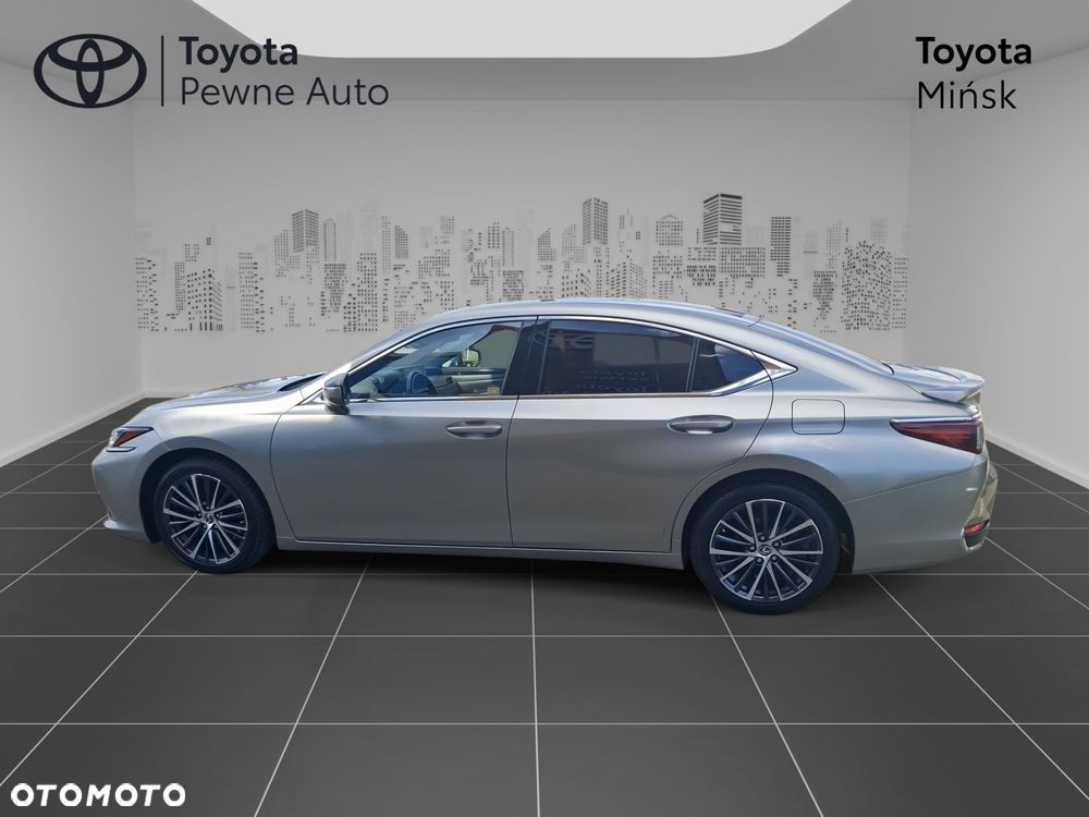 Lexus ES - 9