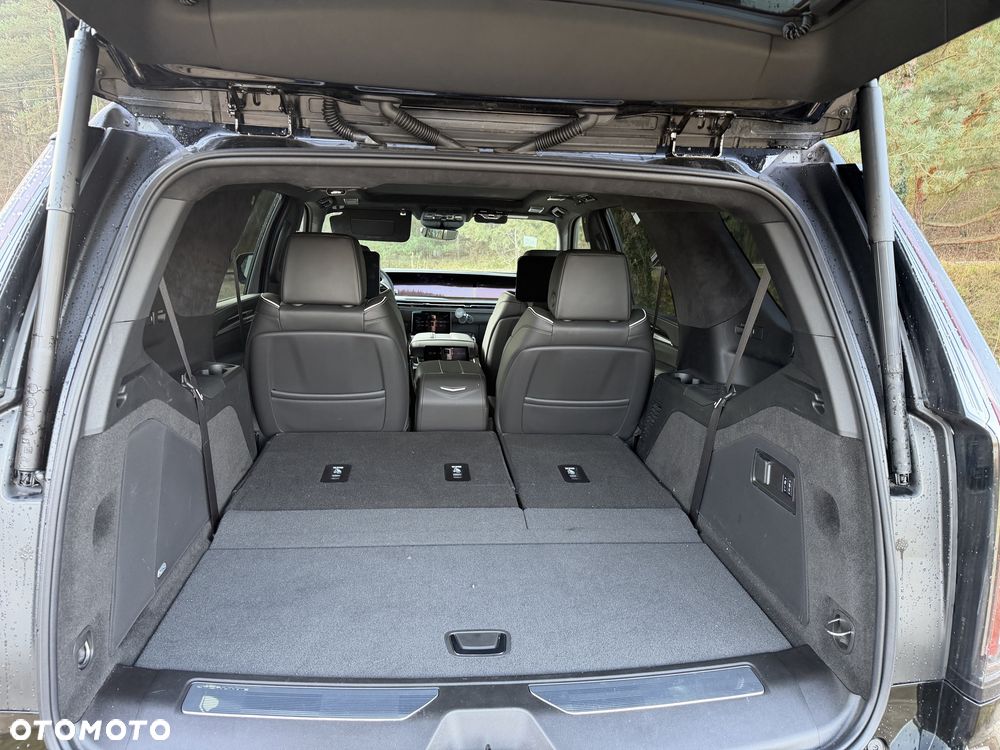 Cadillac Escalade - 9