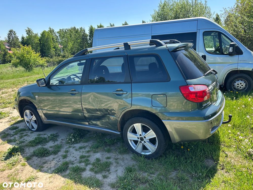 Mitsubishi Outlander 2.0 4WD Invite - 22
