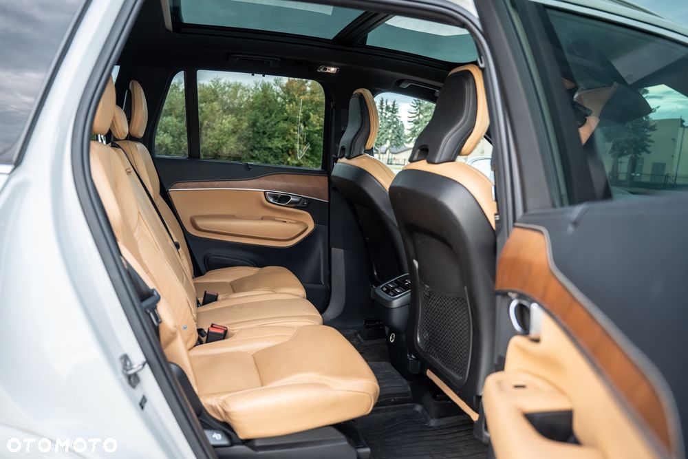 Volvo XC 90 - 21