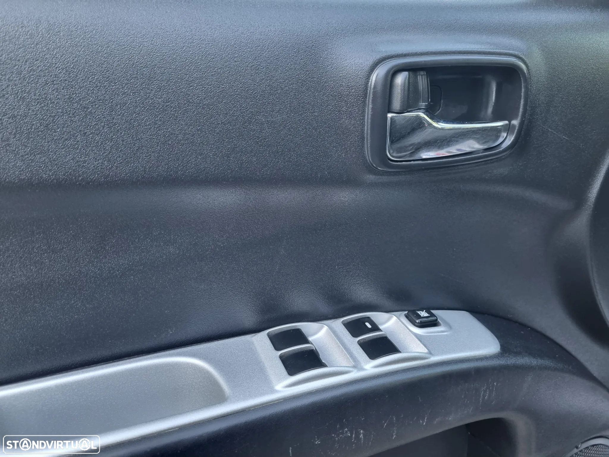 Mitsubishi L200 2.5 DI-D CD Invite AC CC 4WD - 11