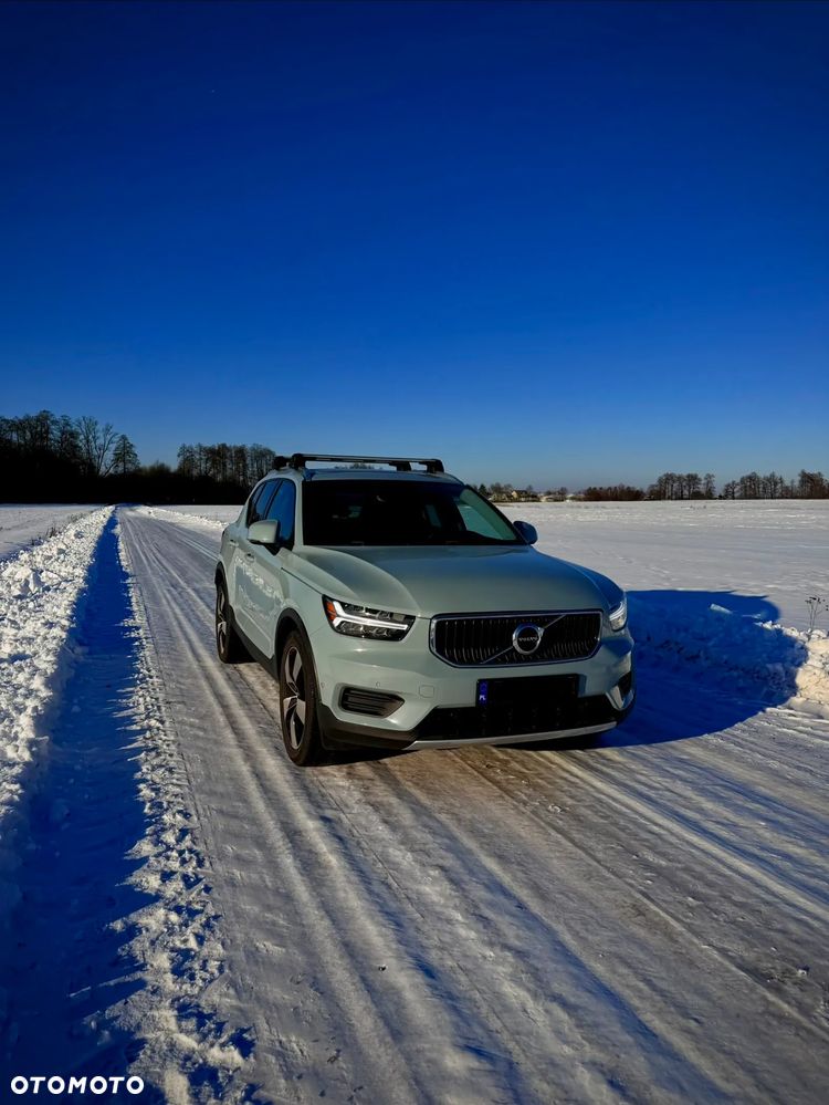 Volvo XC 40 T5 AWD Momentum - 4