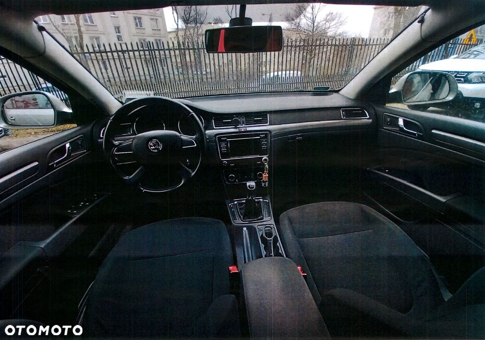 2014 Skoda Superb, photograph 6
