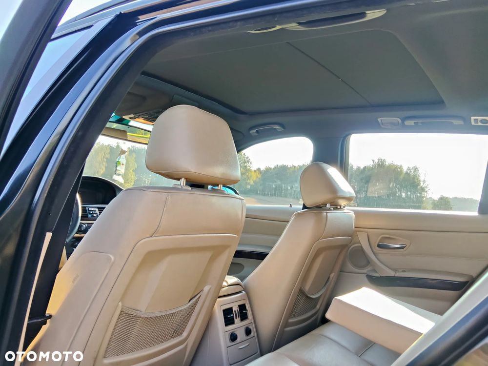 BMW Seria 3 320d - 22