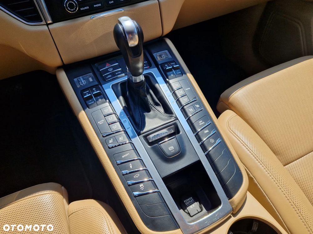 Porsche Macan - 16