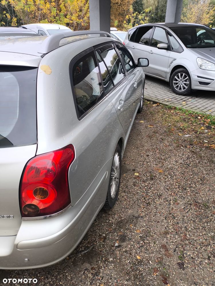 Toyota Avensis 1.8 VVT-i Combi - 2