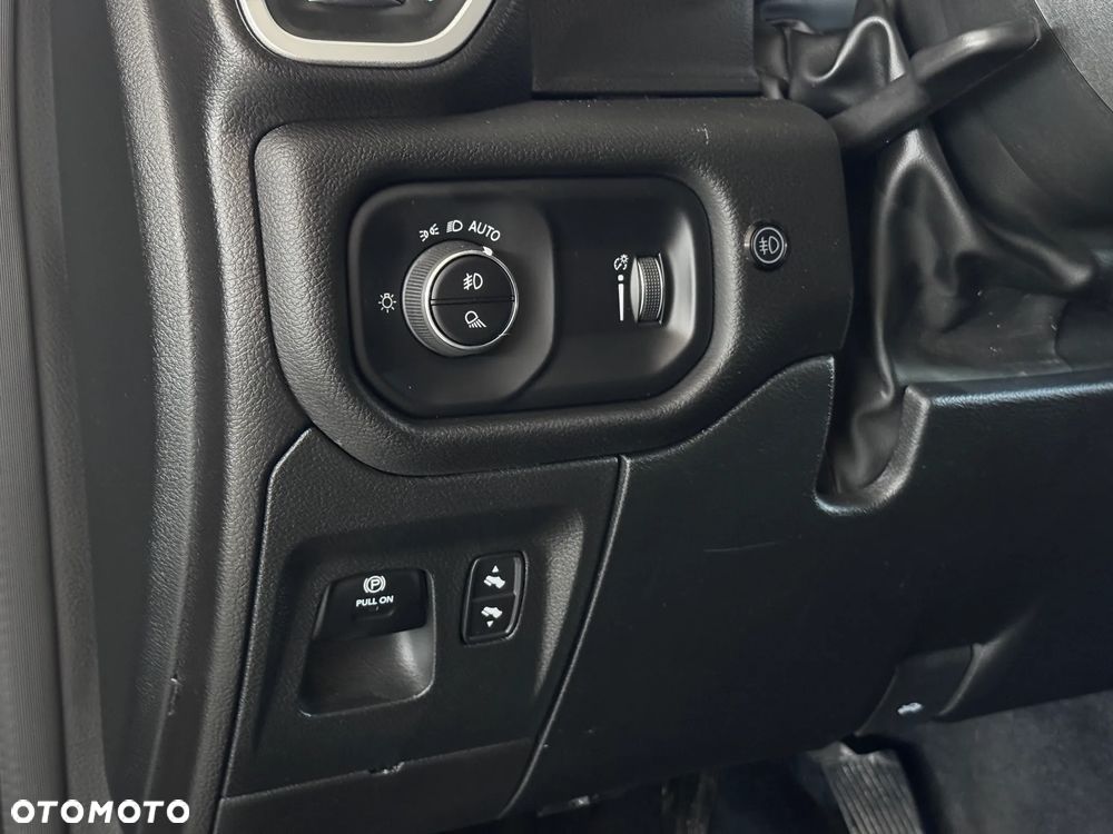 RAM 1500 5.7 Crew Cab Bighorn - 15