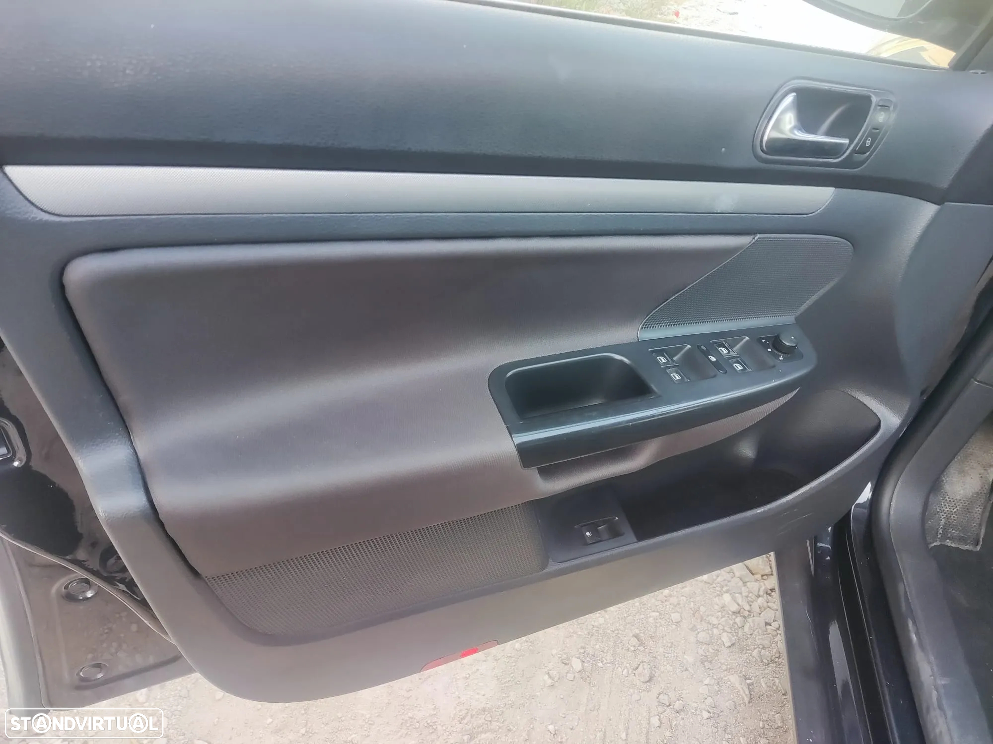 VW Jetta 1.9 TDi BlueM. Confortline - 15