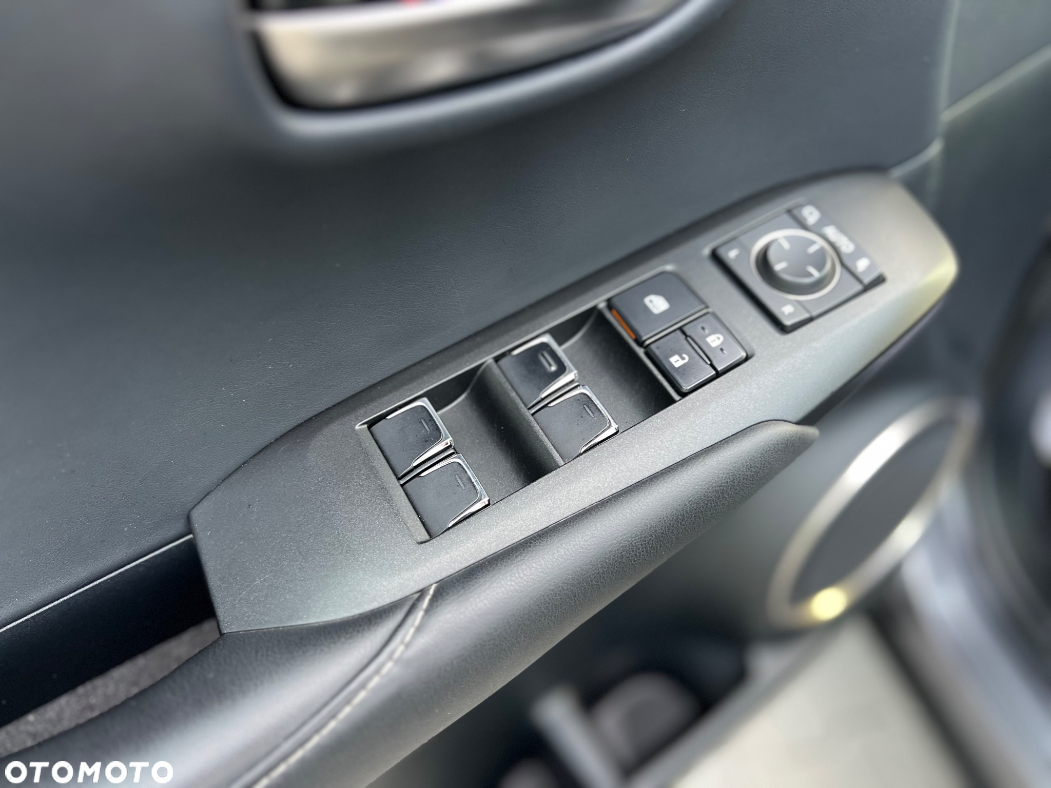 Lexus NX 300h Business Edition AWD - 22