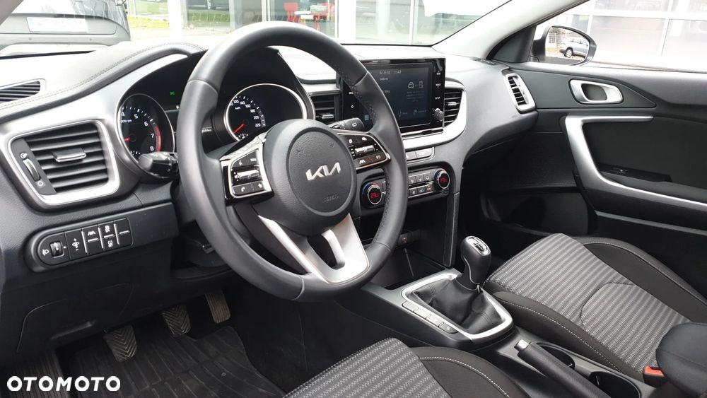 Kia Ceed 1.5 T-GDI M - 9