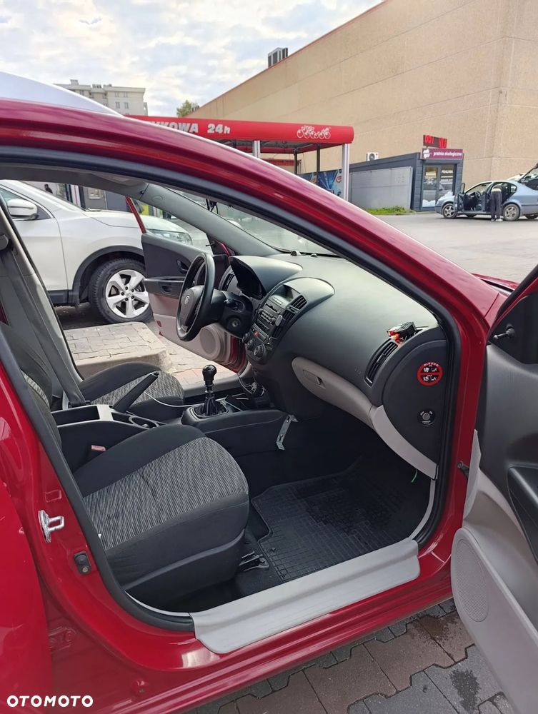 Kia Ceed 1.6 Comfort - 11