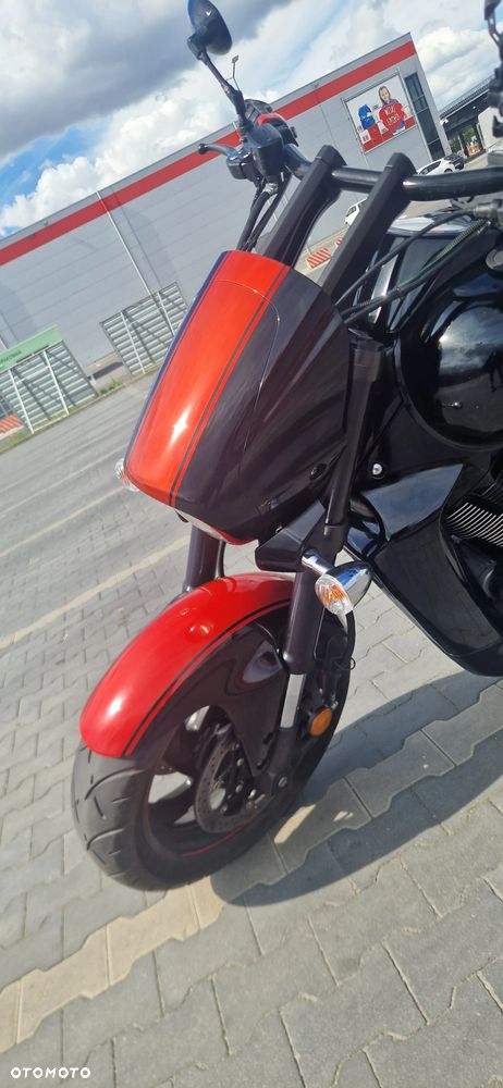 Suzuki Boulevard - 37