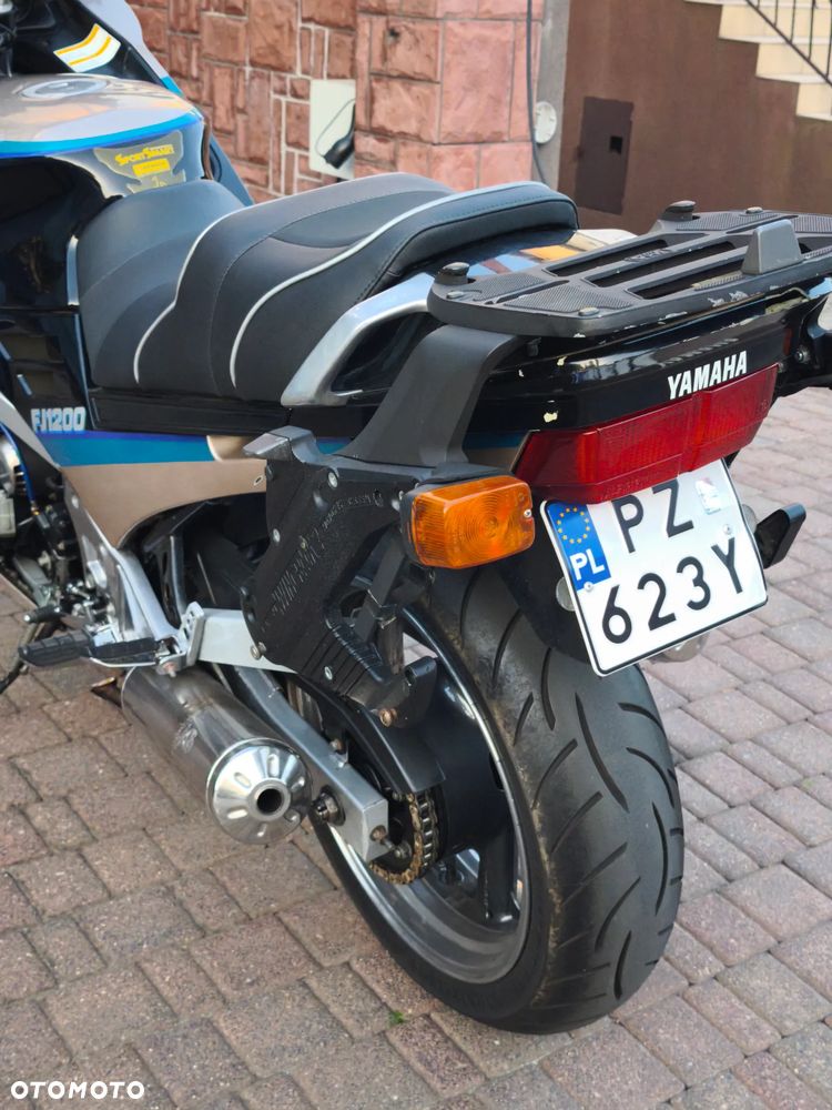 Yamaha FJ - 27