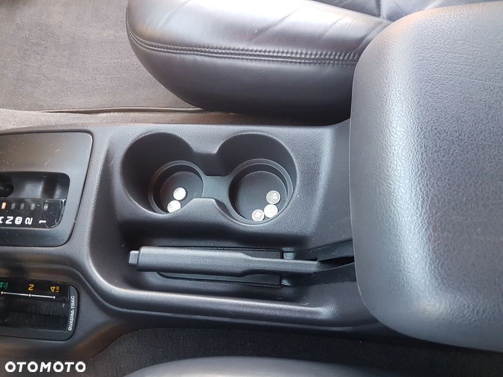 Jeep Grand Cherokee - 22