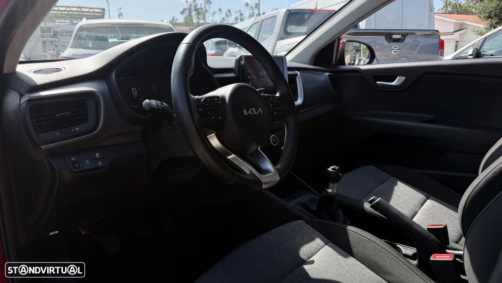 Kia Stonic 1.2 MPi Dynamic - 11